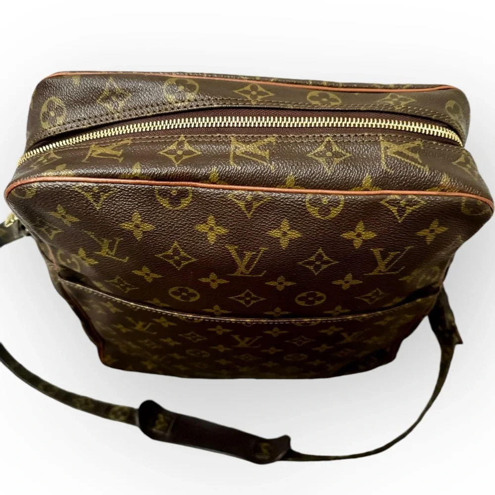 LOUIS VUITTON 1982 Monogram Marceau GM Messenger Crossbody Bag
